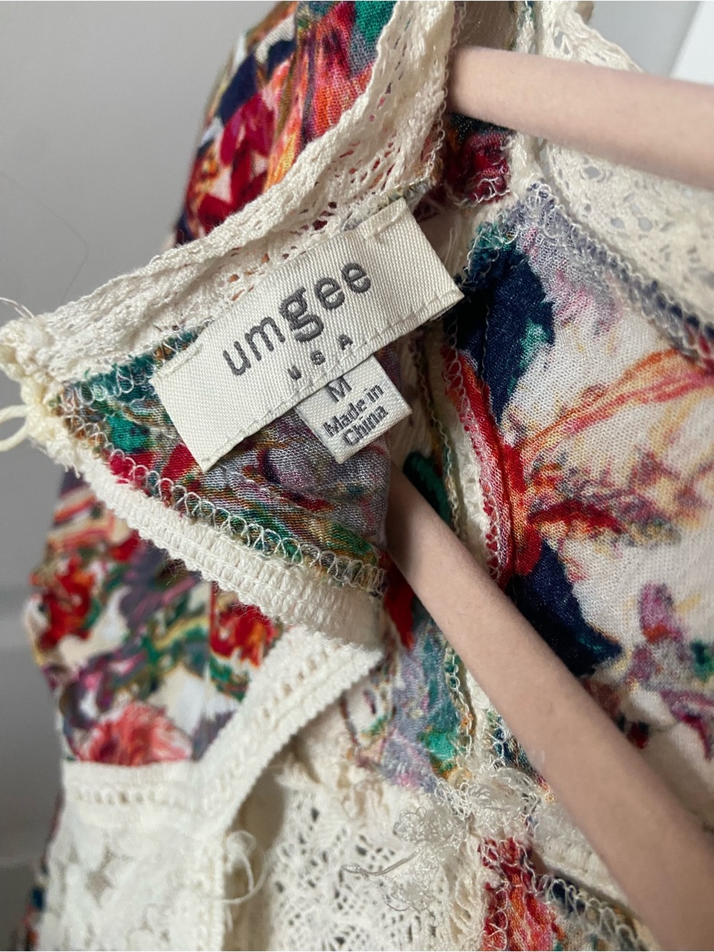 Umgee Floral Lace-Back Tunic Top - Cream & Multi - Picture 5 of 6